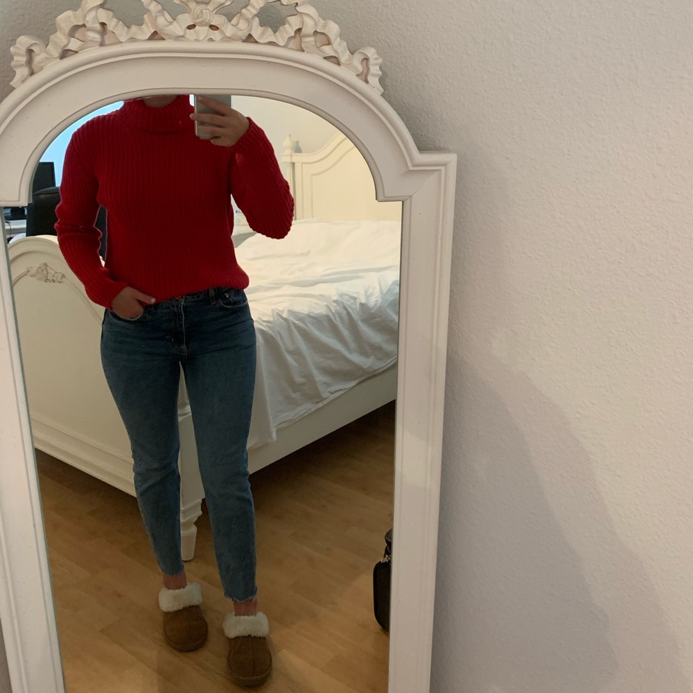 Red Gap turtleneck